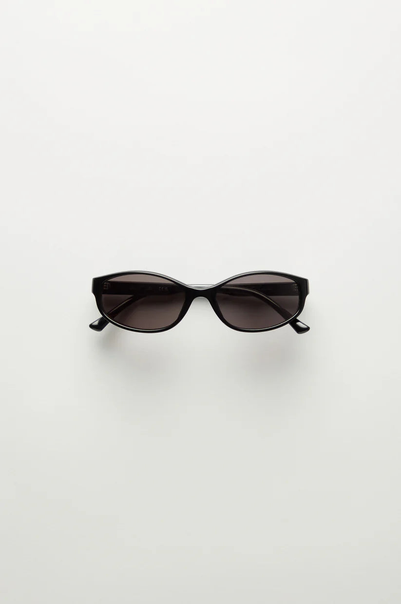 Isla | Black &amp; Black