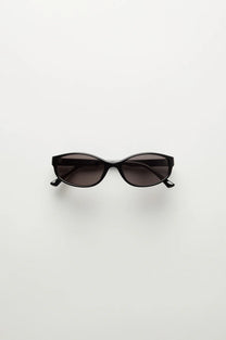 Isla | Black &amp; Black