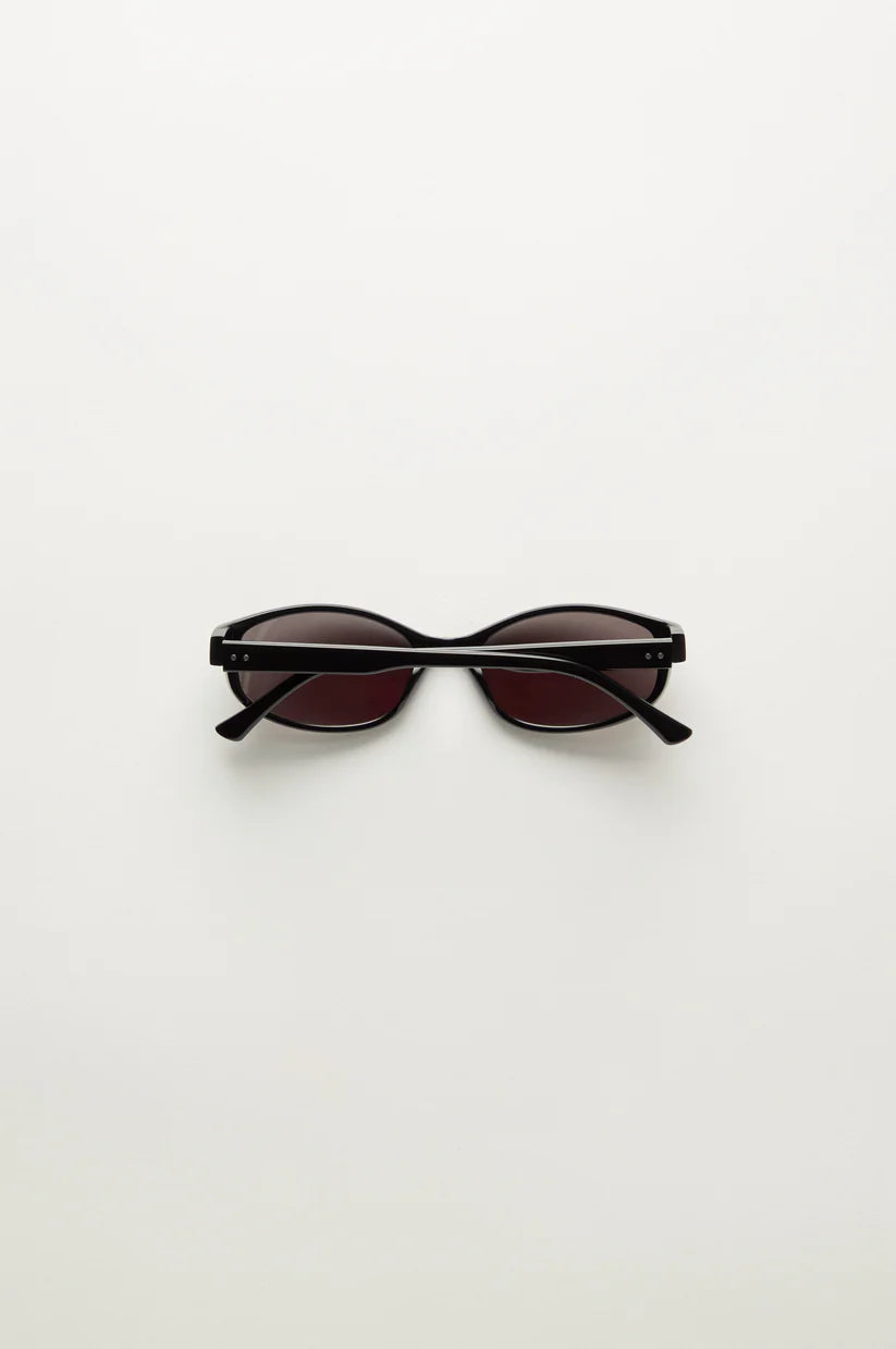 Isla | Black &amp; Black