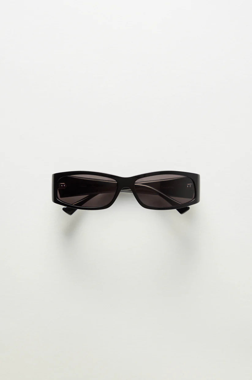 Sami | Black &amp; Black