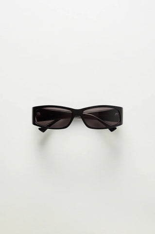 Sami | Black & Black