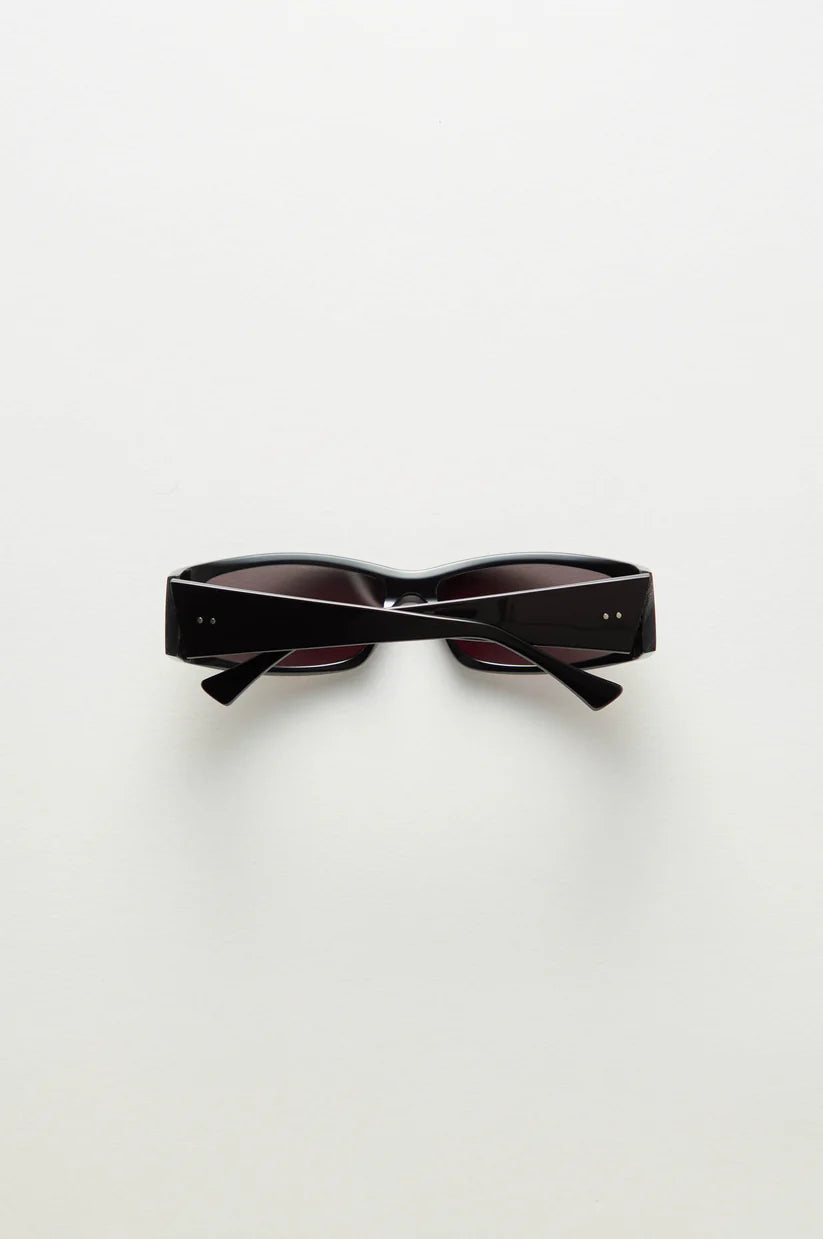 Sami | Black &amp; Black